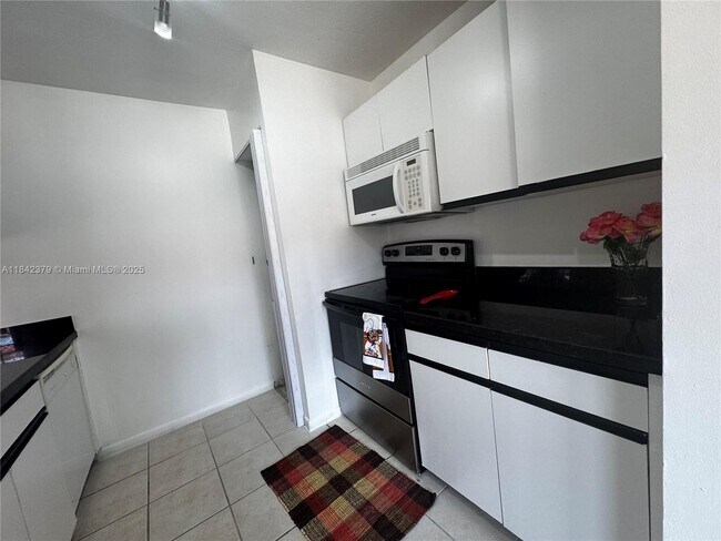 Building Photo - 334 SW 86th Ave