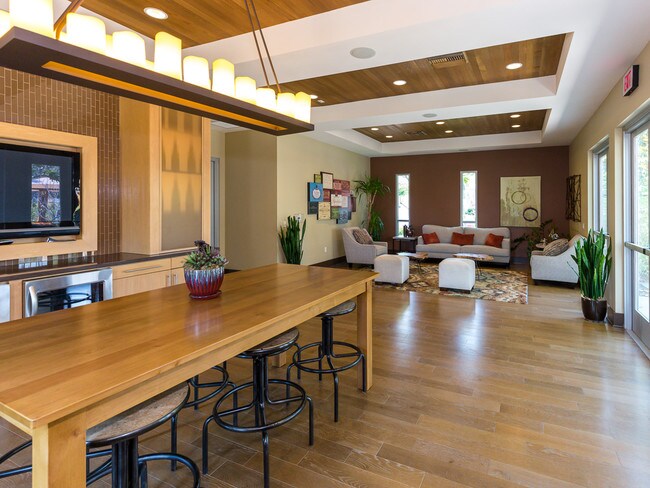 Building Photo - 5423 Ocean