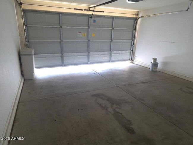 Building Photo - 16536 W Moreland St