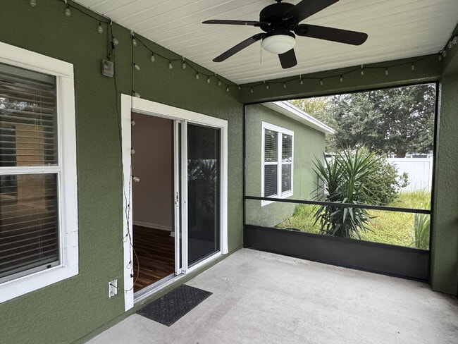 Building Photo - For Rent