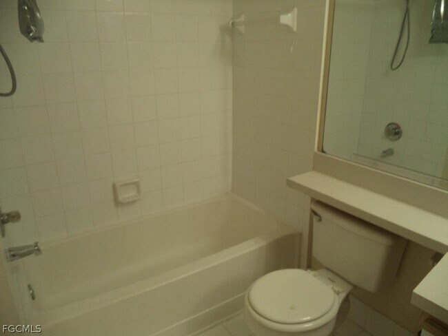 Building Photo - 6330 Aragon Way