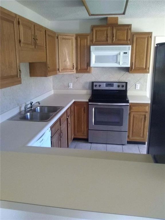 Building Photo - 1 Oaks Pl