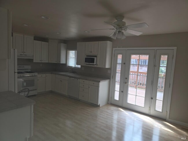 Building Photo - 3013 Devita Dr