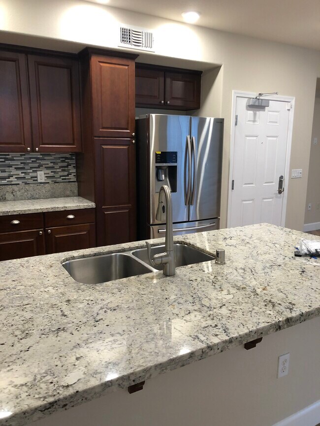 Building Photo - 1120 Karby Ter