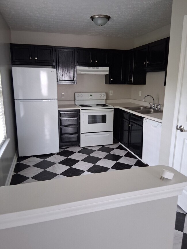 Building Photo - 4701 Kenrose Ln