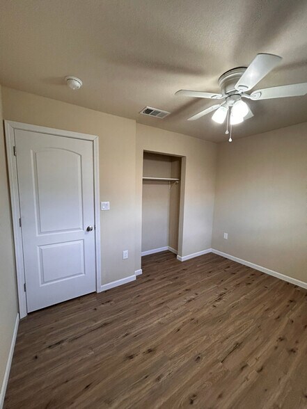 Building Photo - 710 La Vega St