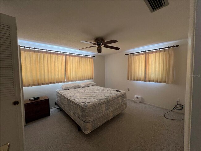 Building Photo - 10502 Laburnum Dr