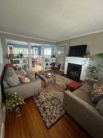 Building Photo - 1805 Baker Ave