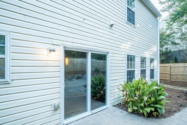 Building Photo - 1078 River Plantation Dr