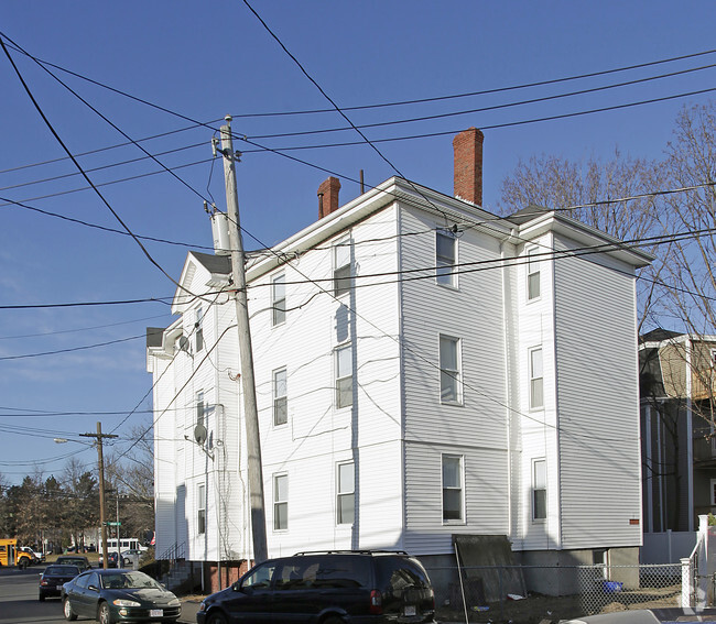 Building Photo - 36-38 Walnut St