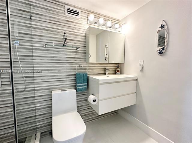 Building Photo - 2501 S Ocean Dr