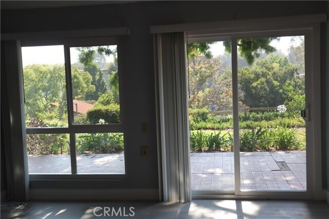 Building Photo - 5377 Avenida Sosiega