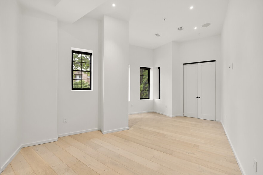 Building Photo - 1451 Maryland Ave NE