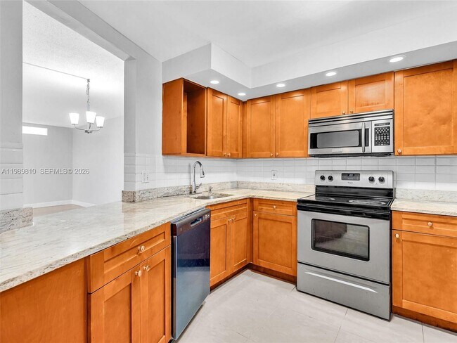 Building Photo - 1770 NE 191st St