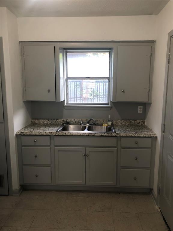 Building Photo - 404 James