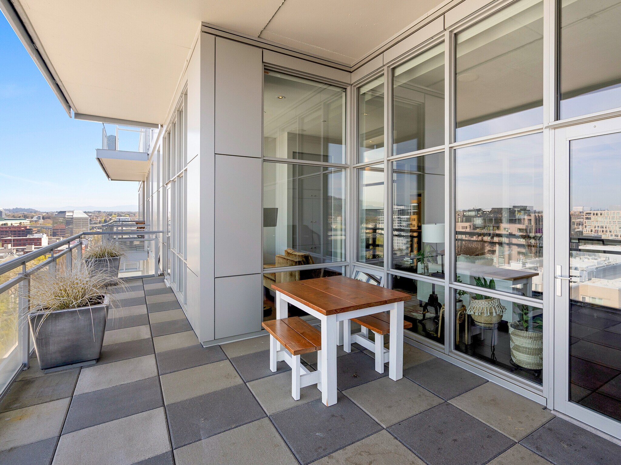 Building Photo - 1025 NW Couch St