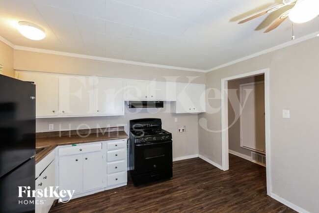 Building Photo - 1805 Dorothy Dr