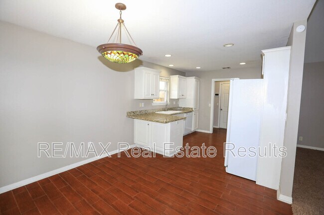 Building Photo - 3606 SE 8th St