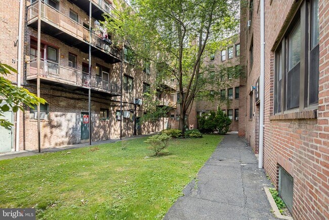 Building Photo - 7250 Chestnut St
