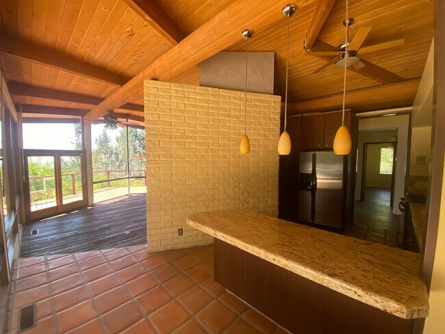 Building Photo - Beautiful 4 Bed / 4 Bath Home with Private Pool in Prestigious La Cañada