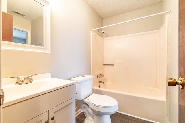 Building Photo - 1924 Greenstone Ct