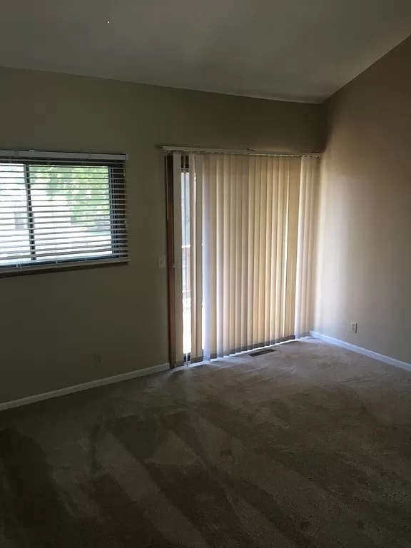 Building Photo - 3405 Comstock Ave