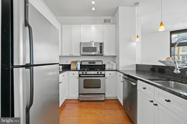 Building Photo - 2120 Vermont Ave NW