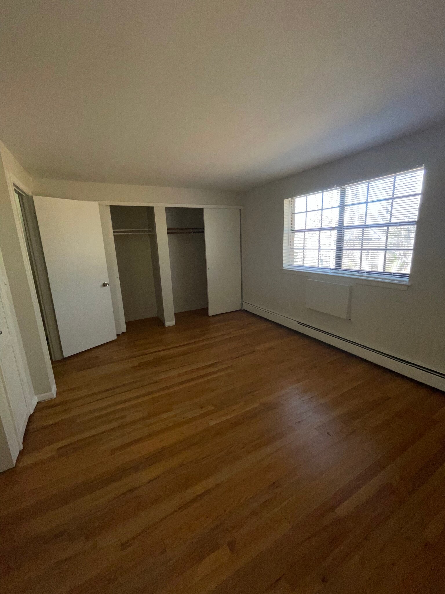 Building Photo - 98 Sycamore Ln