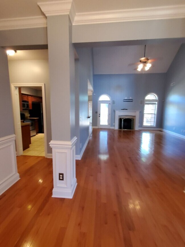Building Photo - Pet Friendly Four Bedroom In Adams!