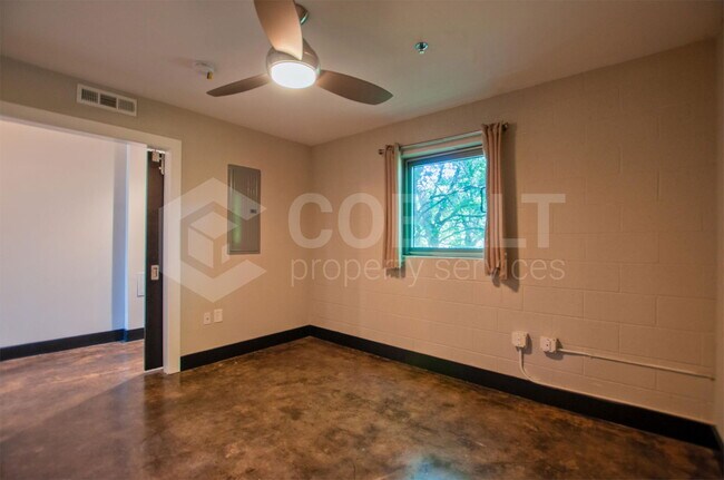 Building Photo - 1660 DeKalb Ave NE