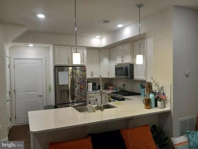 Building Photo - 44682 Provincetown Dr