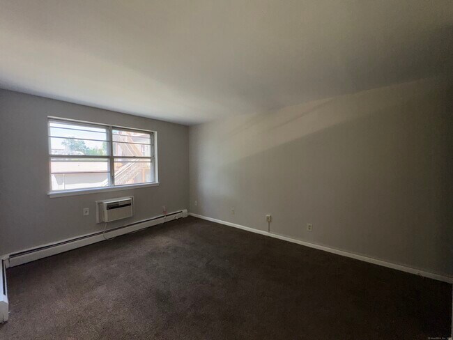Building Photo - 145 Cowles St