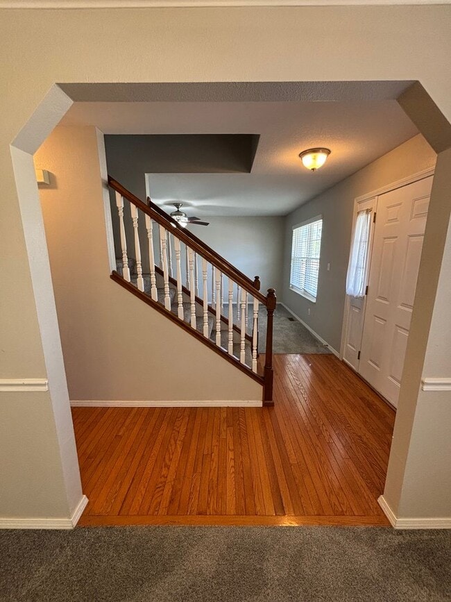 Building Photo - 423 Larkway Dr