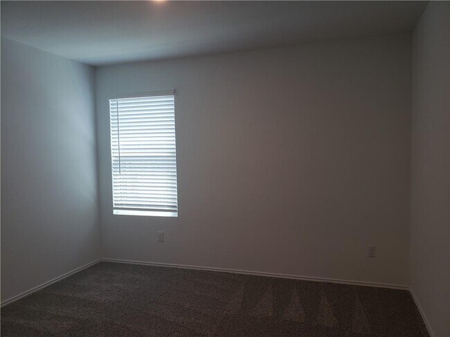 Building Photo - 104 Mountain Maple St