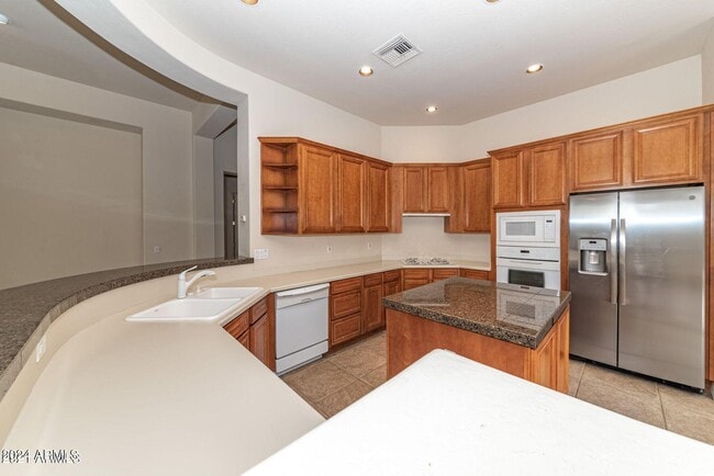 Building Photo - 11473 E Blanche Dr