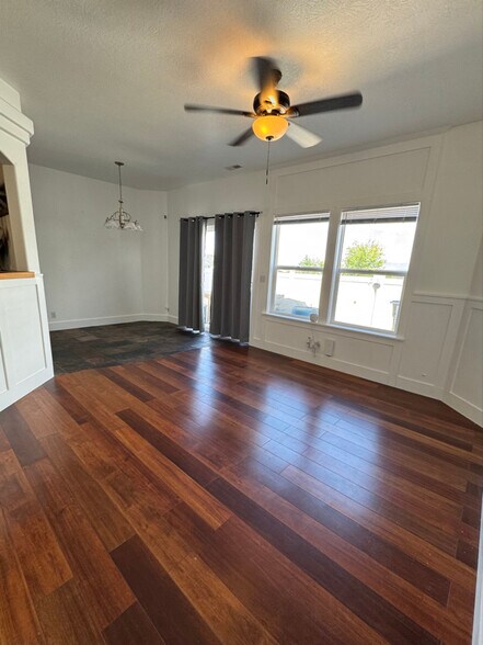 Building Photo - 159 Flowerfield Dr