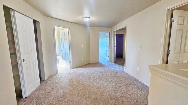 Building Photo - Beautiful 5 bed 2.5 Bath Home in Renton Highlands