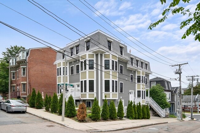 Building Photo - 9 Cedar St