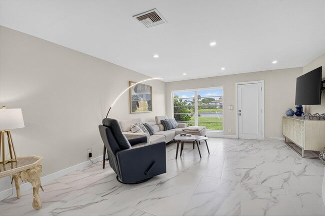 Building Photo - 5753 Spindle Palm Ct