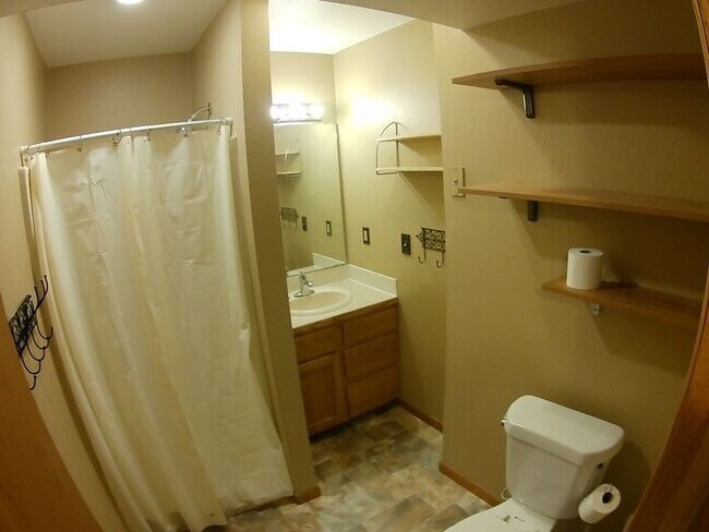 Building Photo - Fantastic 4 bedroom House