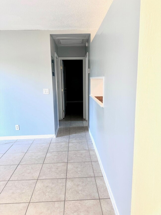 Building Photo - 9326 Sunrise Dr