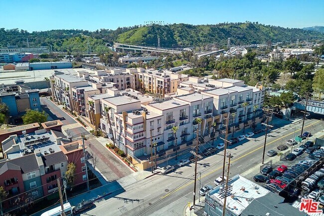 Building Photo - 360 W Ave 26