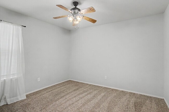 Building Photo - 10925 Caldwell Ln