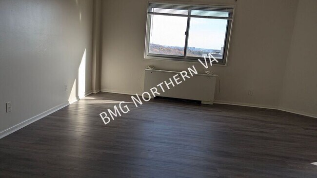 Building Photo - 5340 Holmes Run Pkwy