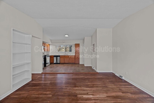 Building Photo - 9915 Castle Dr