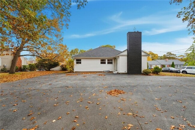 Building Photo - 259 High Service Ave