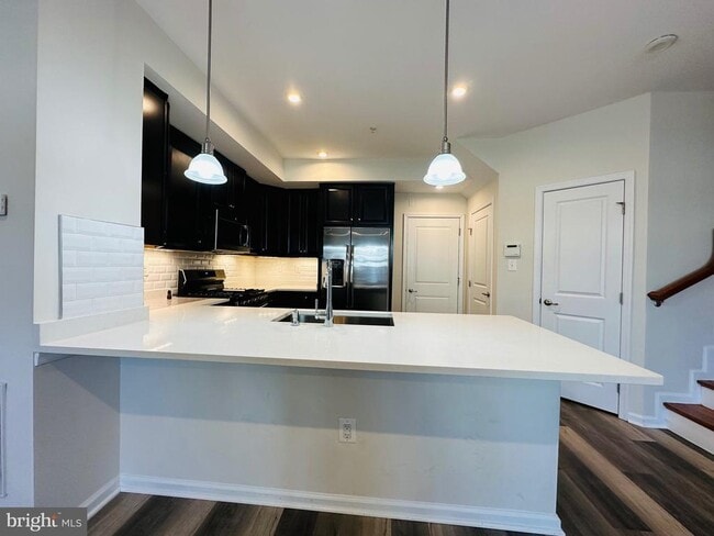 Building Photo - 22045 Broadway Ave