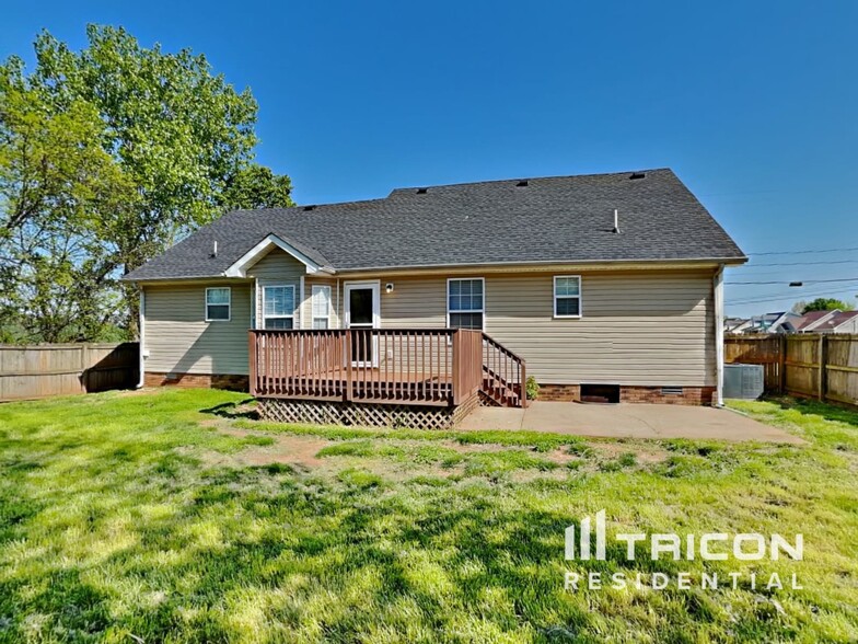 Building Photo - 2432 Egret Dr