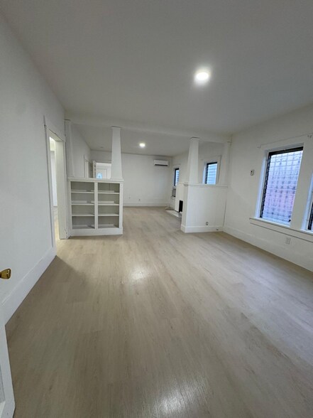 Building Photo - 2035 NW 26th St