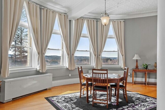 Building Photo - 15 Mount St Mary's Way